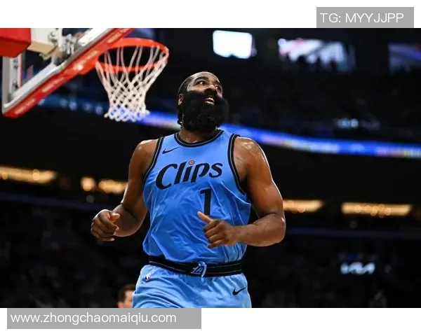 小卡称赞训练营表现出色年轻球员防守沟通能力显著提升